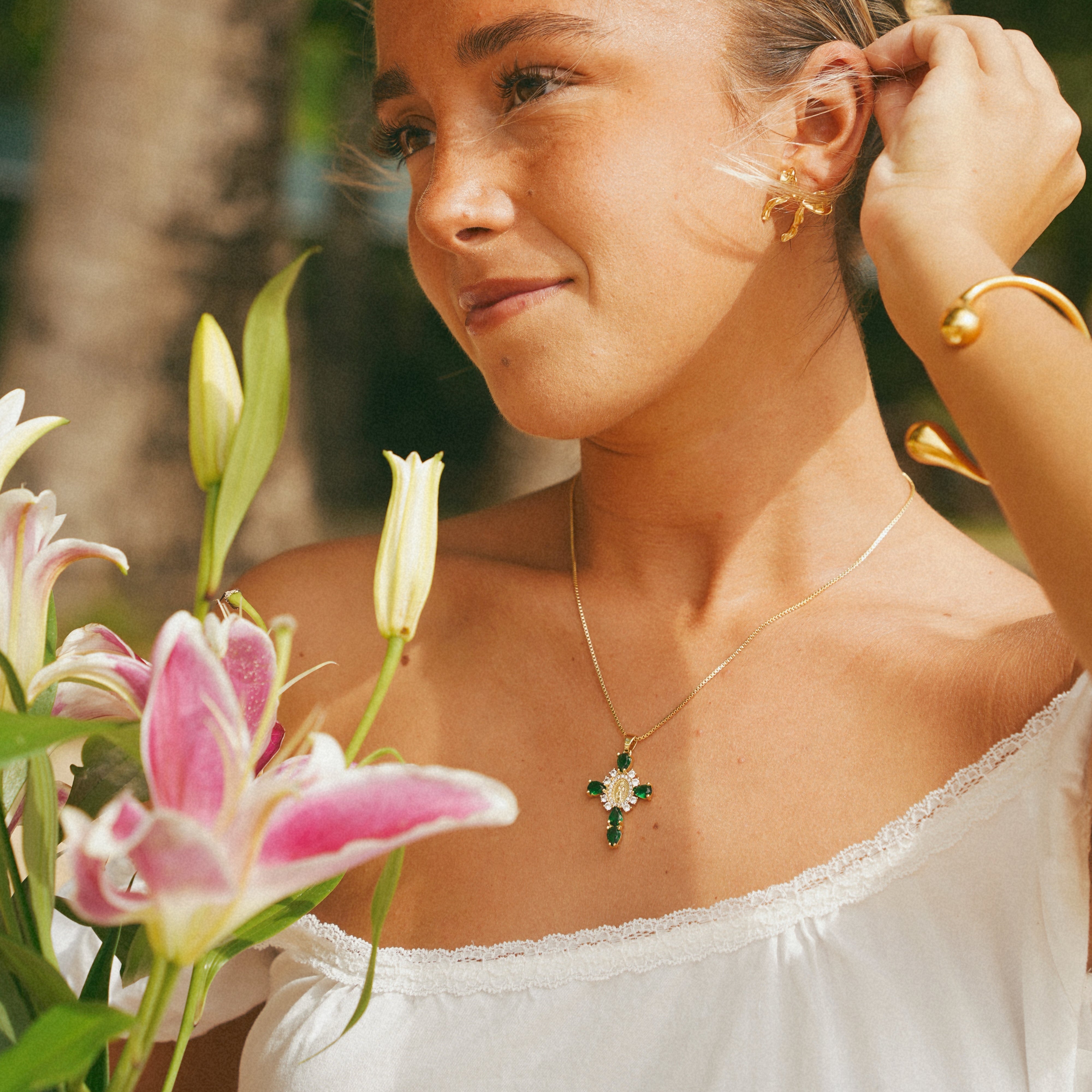 Virgin Mary Cross Pendants — waterproof jewelry