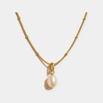 Isola Pearl Pendant Necklace
